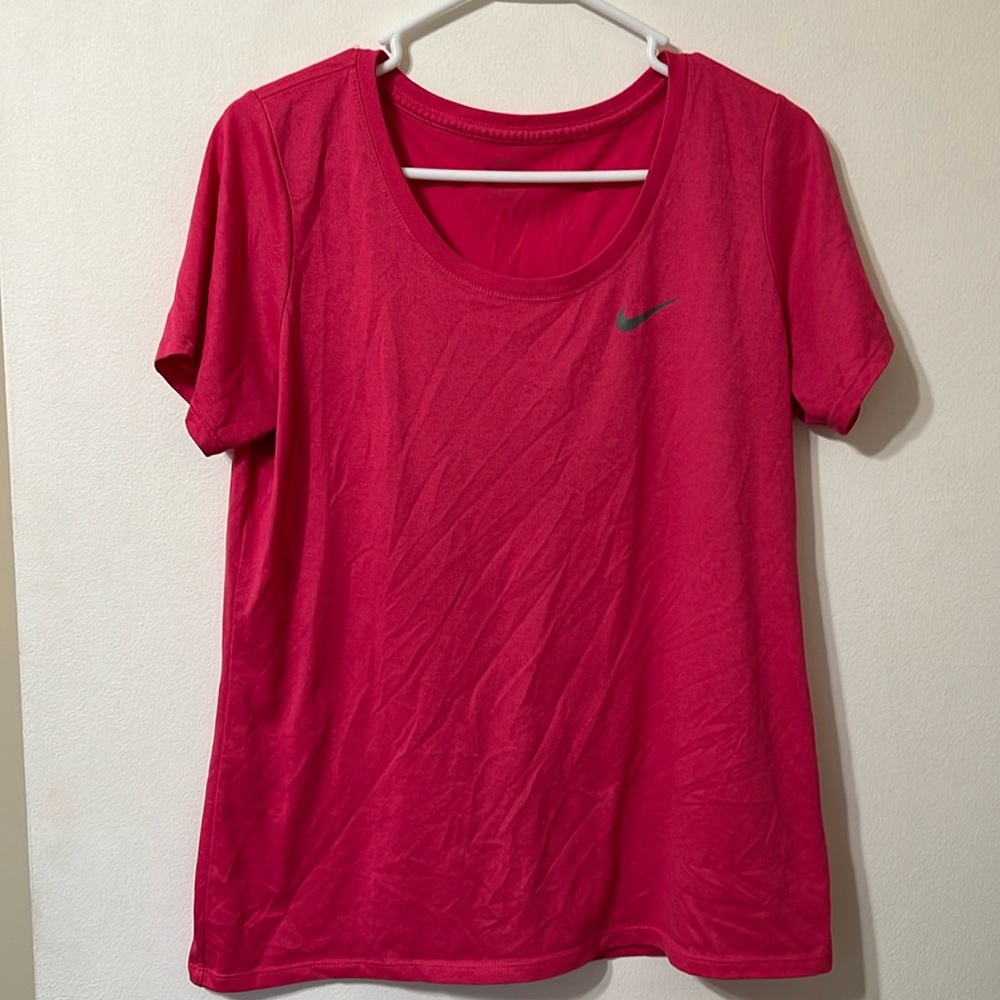 Like new condition pink dry-fit Nike T-shirt size large